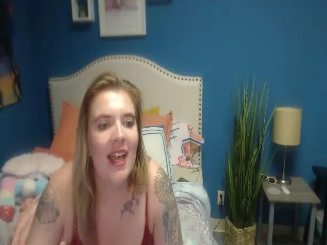 Live sex webcam photo for SnowWhiteXxxx #257393795