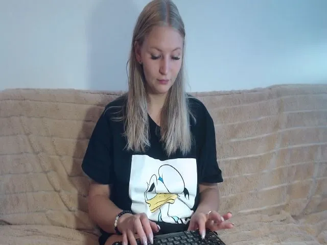 Live sex webcam photo for UrBlack_Kitty #257299226