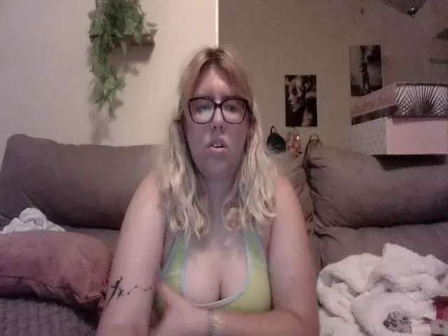 Live sex webcam photo for cozychristine #259666936