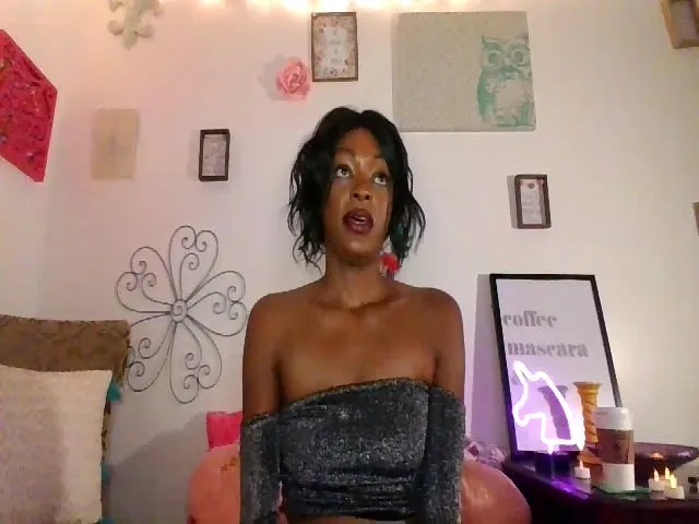 Live sex webcam photo for GirlNextD00r3 #264090619