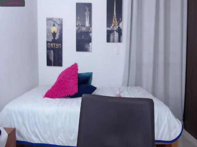 Live sex webcam photo for Alessiafioore #259397439