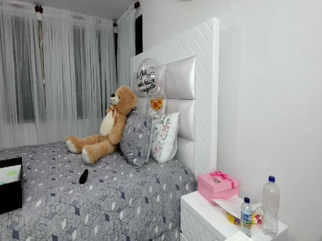 Live sex webcam photo for Einnyn_sweet #258088970