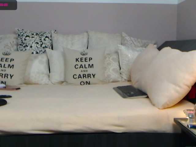 Live sex webcam photo for Roselyn25 #241430440