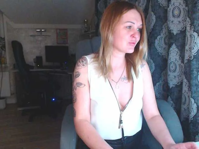 Live sex webcam photo for -VALERRI- #241172389