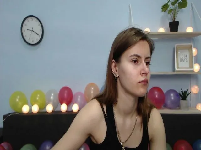 Live sex webcam photo for MollyTravis #252880436