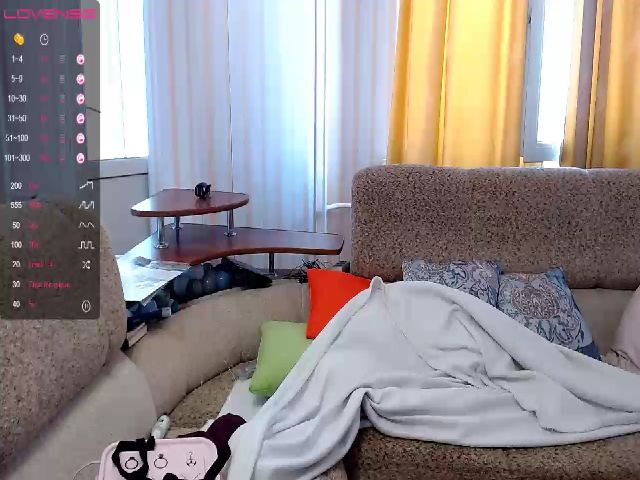 Live sex webcam photo for DinaGreen #261180942