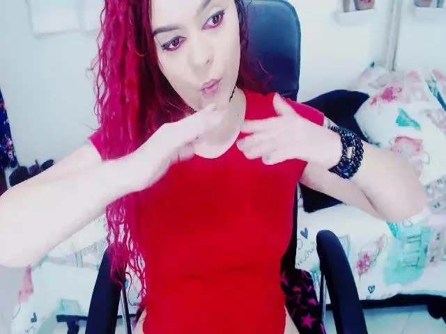 Live sex webcam photo for Twwiiggy #287851756