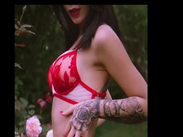 Live sex webcam photo for Candyred88 #264754678