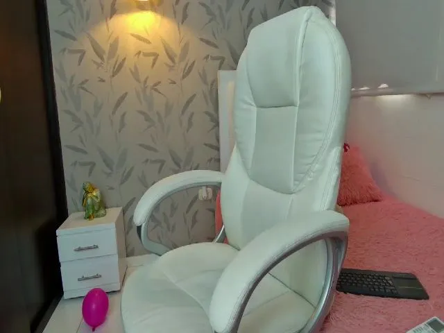 Live sex webcam photo for Katie_teen #252511230