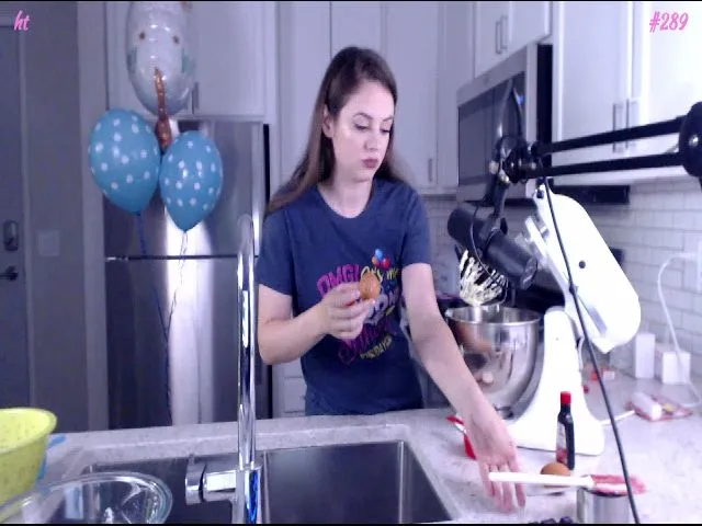 Live sex webcam photo for Sophelia #257936849