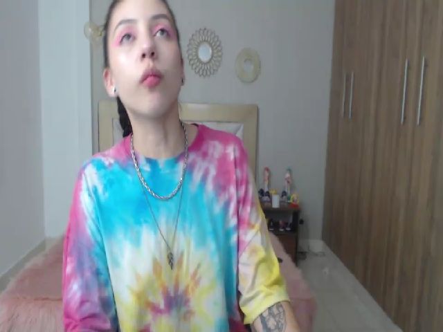 Live sex webcam photo for Emily_evans18 #252327341