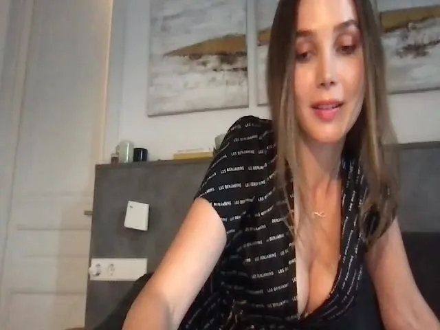 Live sex webcam photo for LaLune #260825385