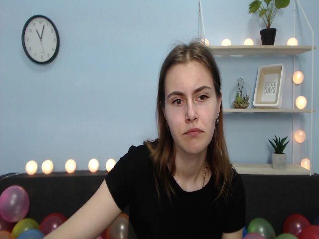 Live sex webcam photo for MollyTravis #252705884