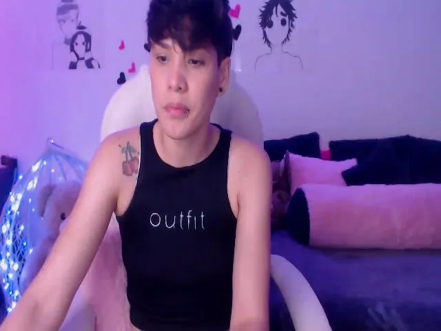 Live sex webcam photo for Laura_R23 #264438859