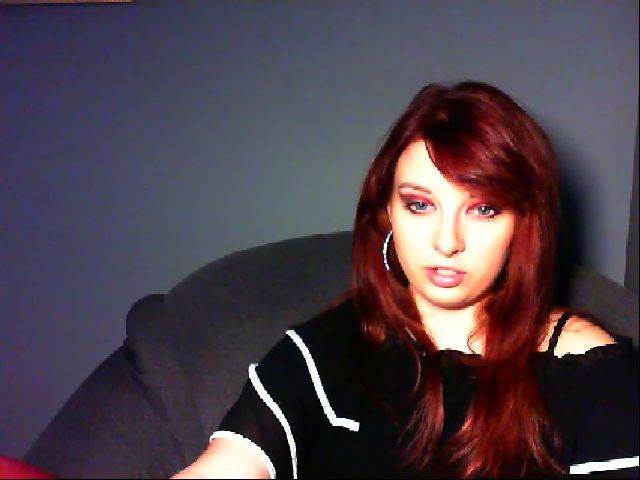 Live sex webcam photo for VirginLuna18 #255695261