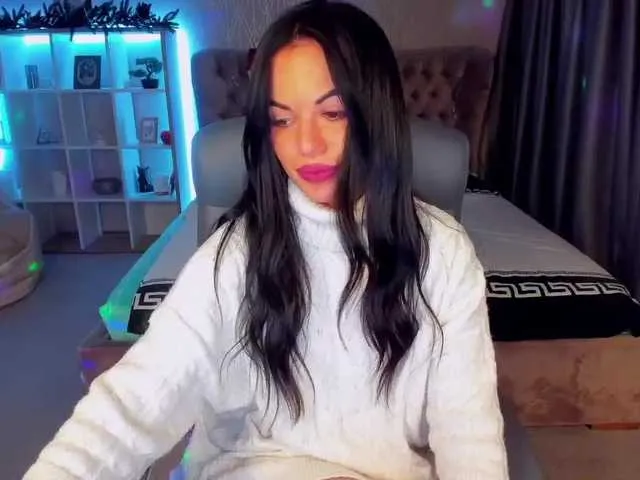 Live sex webcam photo for RayLenee #240966398