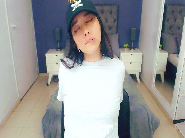 Live sex webcam photo for anniesclub #260398585