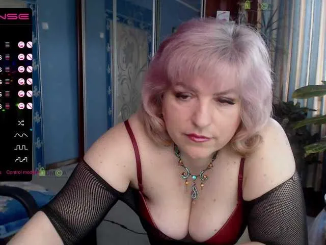 Live sex webcam photo for SmileOfAngel #248886952