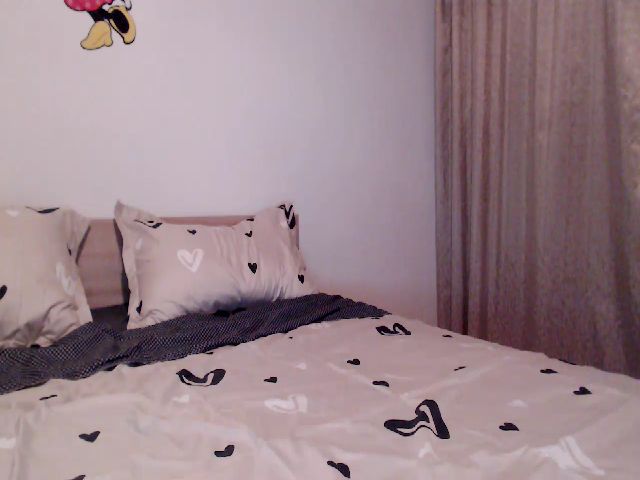 Live sex webcam photo for Emma__3 #256514274