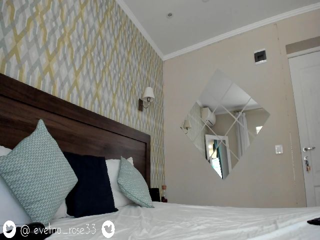 Live sex webcam photo for Evelinarosse #265442786