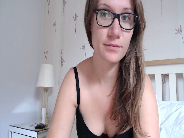 Live sex webcam photo for JennyMFC #253415551