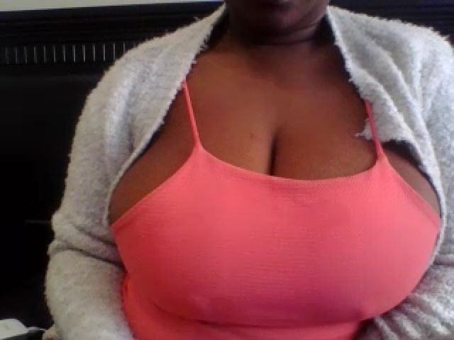 Live sex webcam photo for TheMajestibbb #258059757