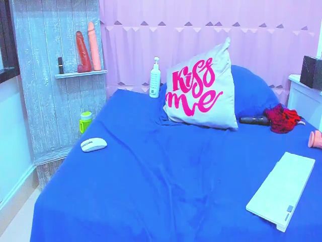 Live sex webcam photo for Cristal_West #254356748