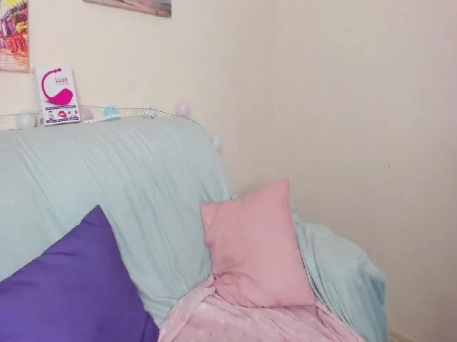 Live sex webcam photo for RubyWalsher #254094802