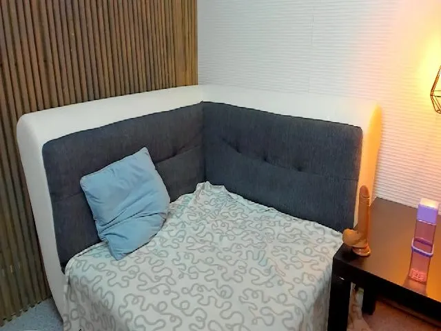 Live sex webcam photo for Lily_Shine #253079287