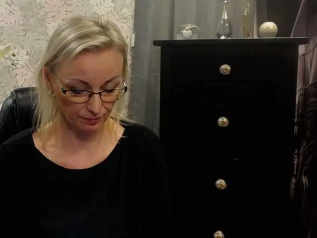 Live sex webcam photo for SoftVANESSA #241313813