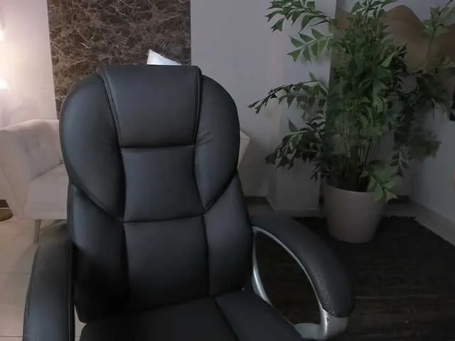 Live sex webcam photo for ChelseaMills #244348289