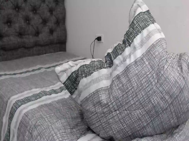 Live sex webcam photo for Andrea_greey #256608197