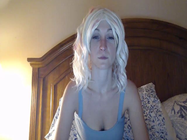 Live sex webcam photo for xKawaiiQueenx #256657858