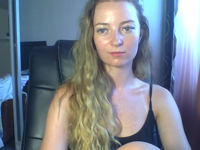 Live sex webcam photo for Milana_Candy #255329812
