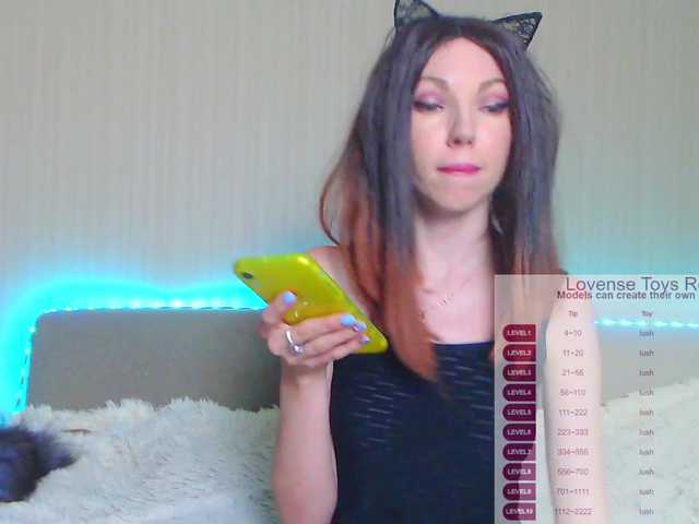 Live sex webcam photo for HannaMo #241044916