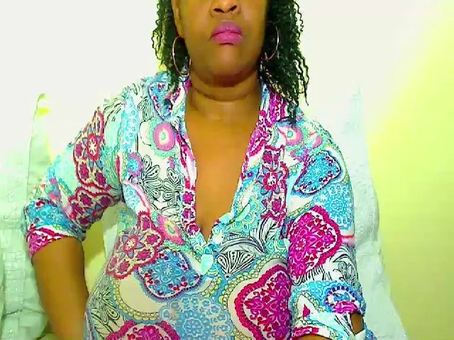 Live sex webcam photo for Hotmelons44 #253446232