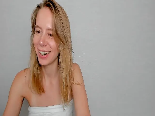 Live sex webcam photo for WowAlina_ #265565494