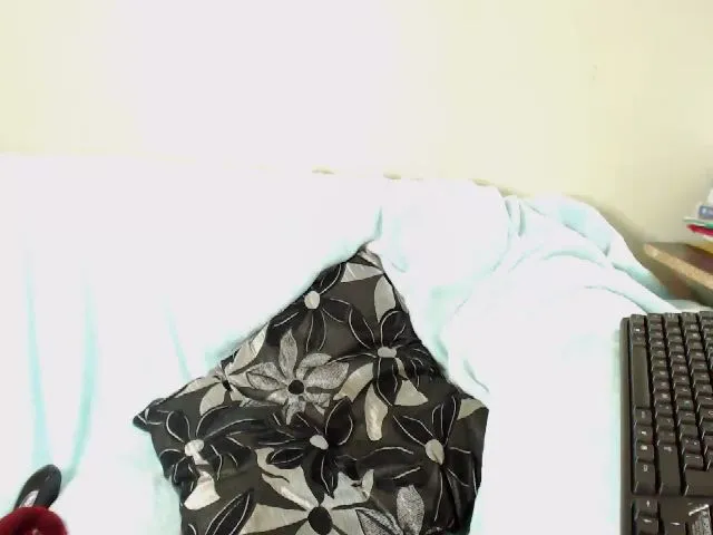 Live sex webcam photo for KissMoline #255858074