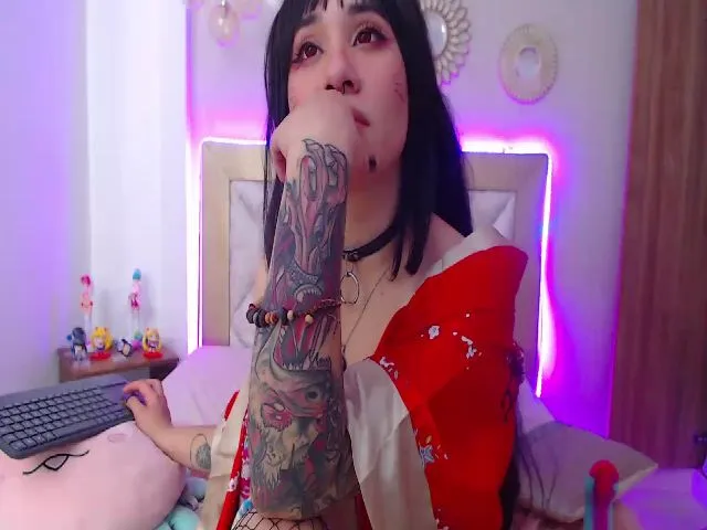 Live sex webcam photo for Sophie_pink18 #253919293