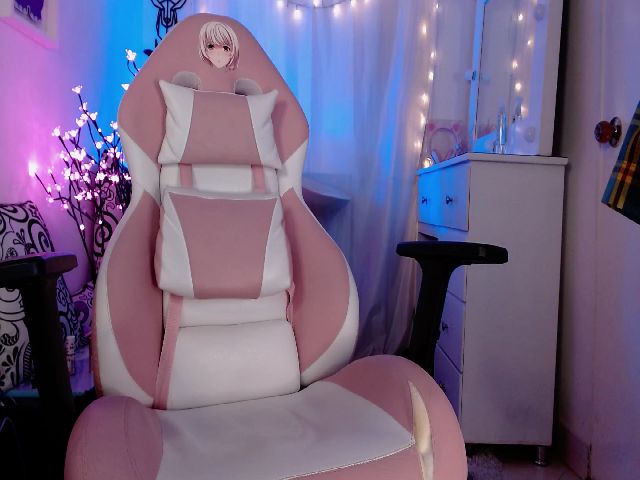 Live sex webcam photo for ANGELLICAQUEN #259705420