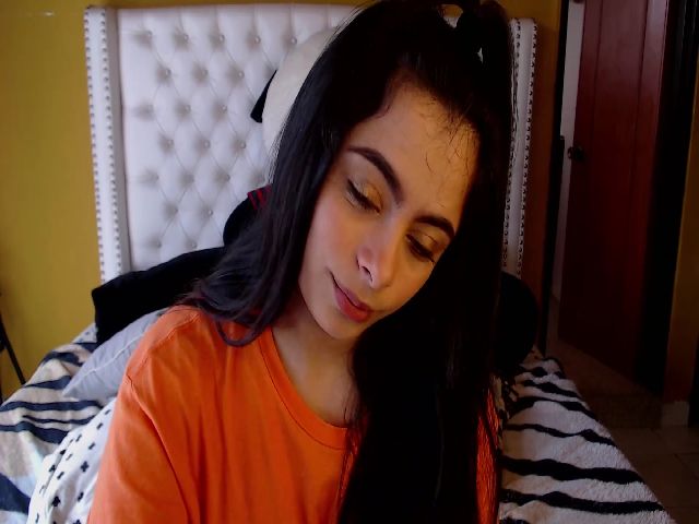 Live sex webcam photo for Evelyn_Evelyn #260695931