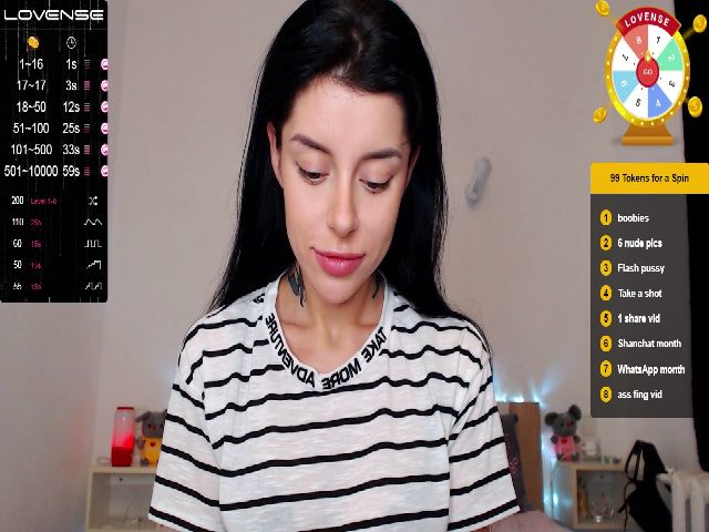 Live sex webcam photo for YourPeachy #257270759