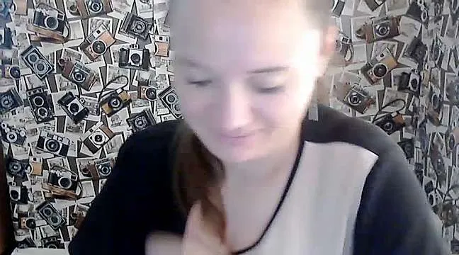 Live sex webcam photo for Emma_Louc_ #244968499