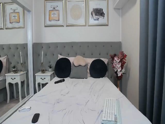 Live sex webcam photo for GracieCute #261894194