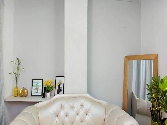 Live sex webcam photo for Eva_Watson #255517999