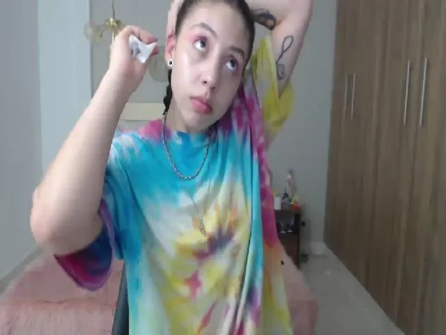 Live sex webcam photo for Emily_evans18 #252341216