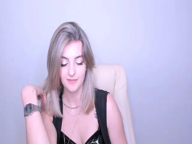 Live sex webcam photo for HelelGretta #252266905
