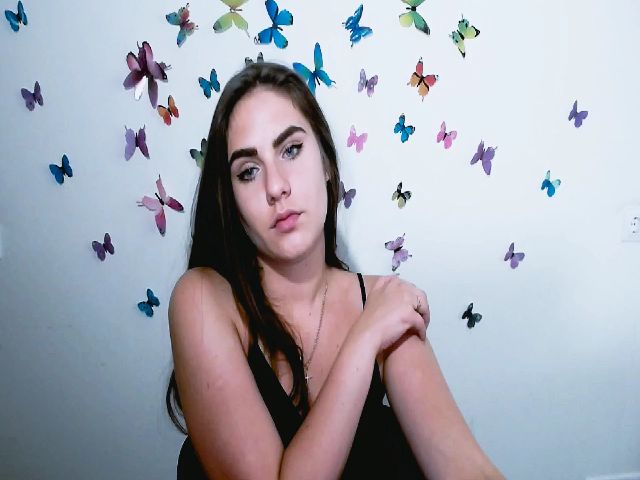 Live sex webcam photo for MollyKiss_ #262607828