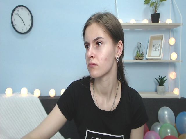 Live sex webcam photo for MollyTravis #252277084