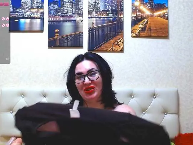 Live sex webcam photo for Vikibru #241133055
